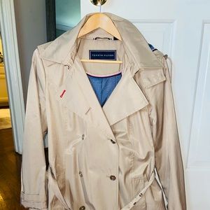 0021 RAIN JACKET. NWOT